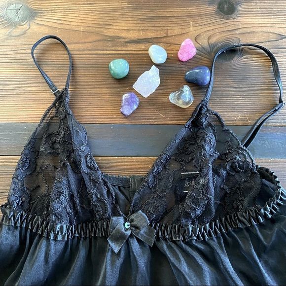 Frederick’s of Hollywood Sheer Sexy Black Nighty - Picture 5 of 9